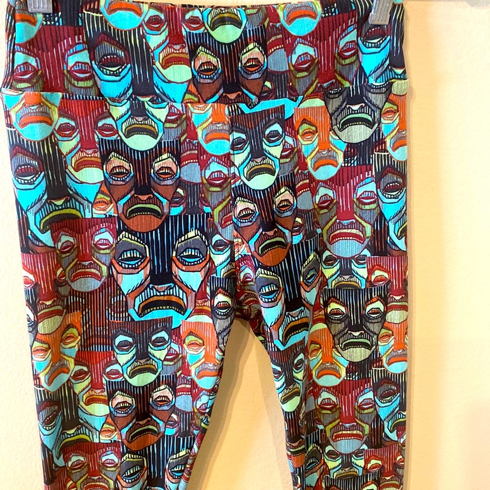 Lularoe Disney Snow White Magic Mirror Pull On Leggings One Size  Butter Soft